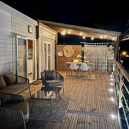 Mobil Superbe Vue St Raphael Campsite *